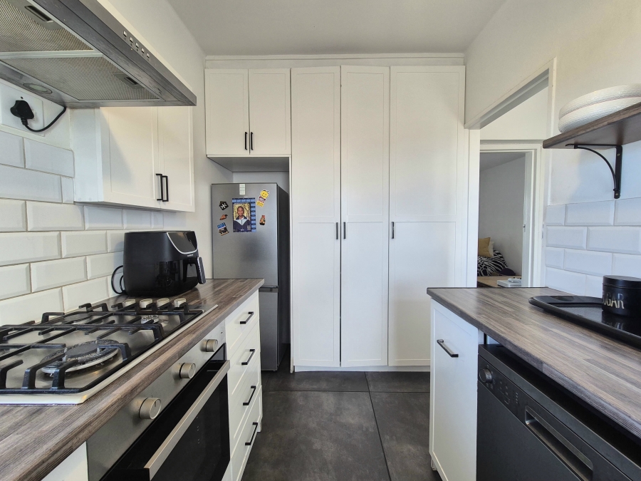 2 Bedroom Property for Sale in Wynberg Upper Western Cape